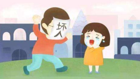 宝宝5个月开始认生不让陌生人抱,宝宝几个月认生不要陌生人抱