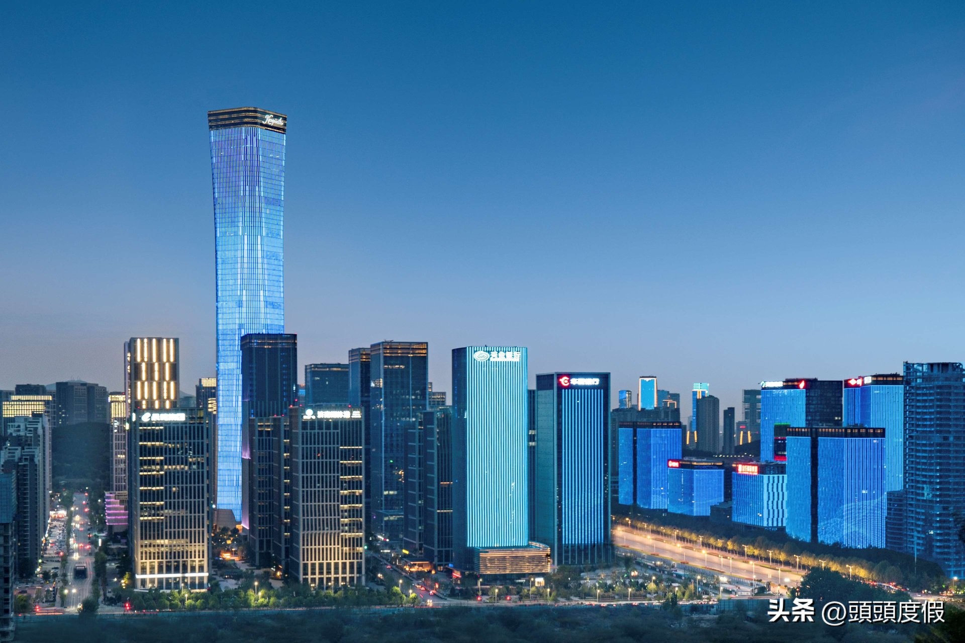 济南前十酒店,趵突泉一城山色半城湖