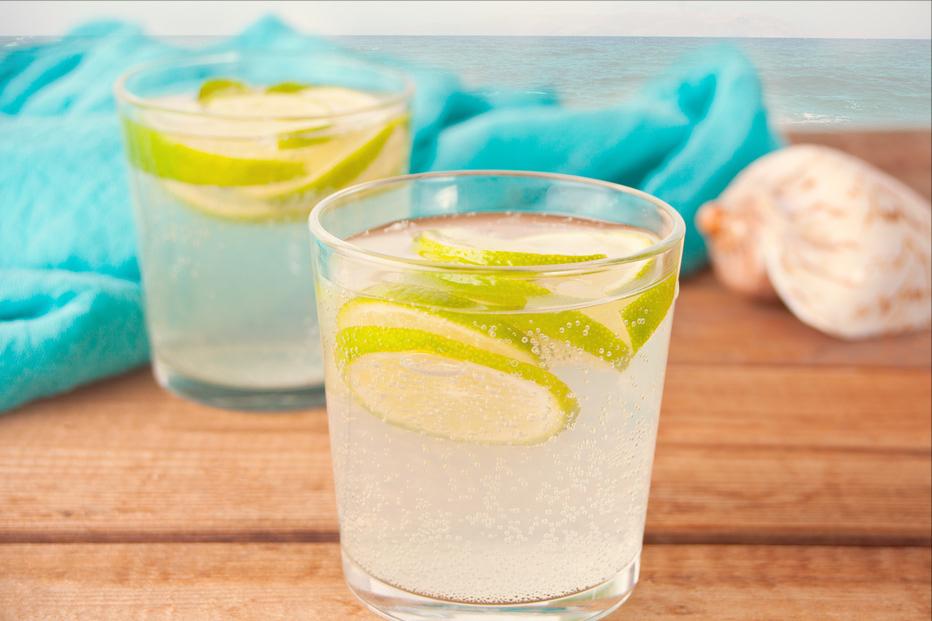 绿色柠檬和黄色柠檬哪种泡水好,买柠檬挑什么样的好