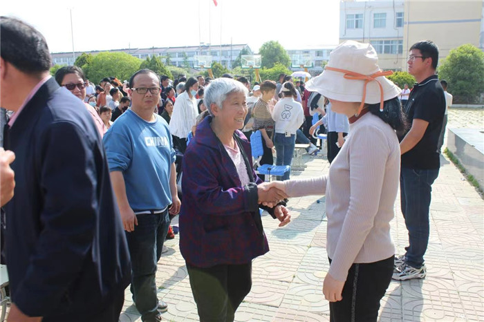 家校共育感恩主题班会,家校共育促进成长