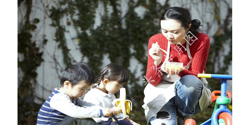 不给我弟买房,不给我弟弟买房子就离婚