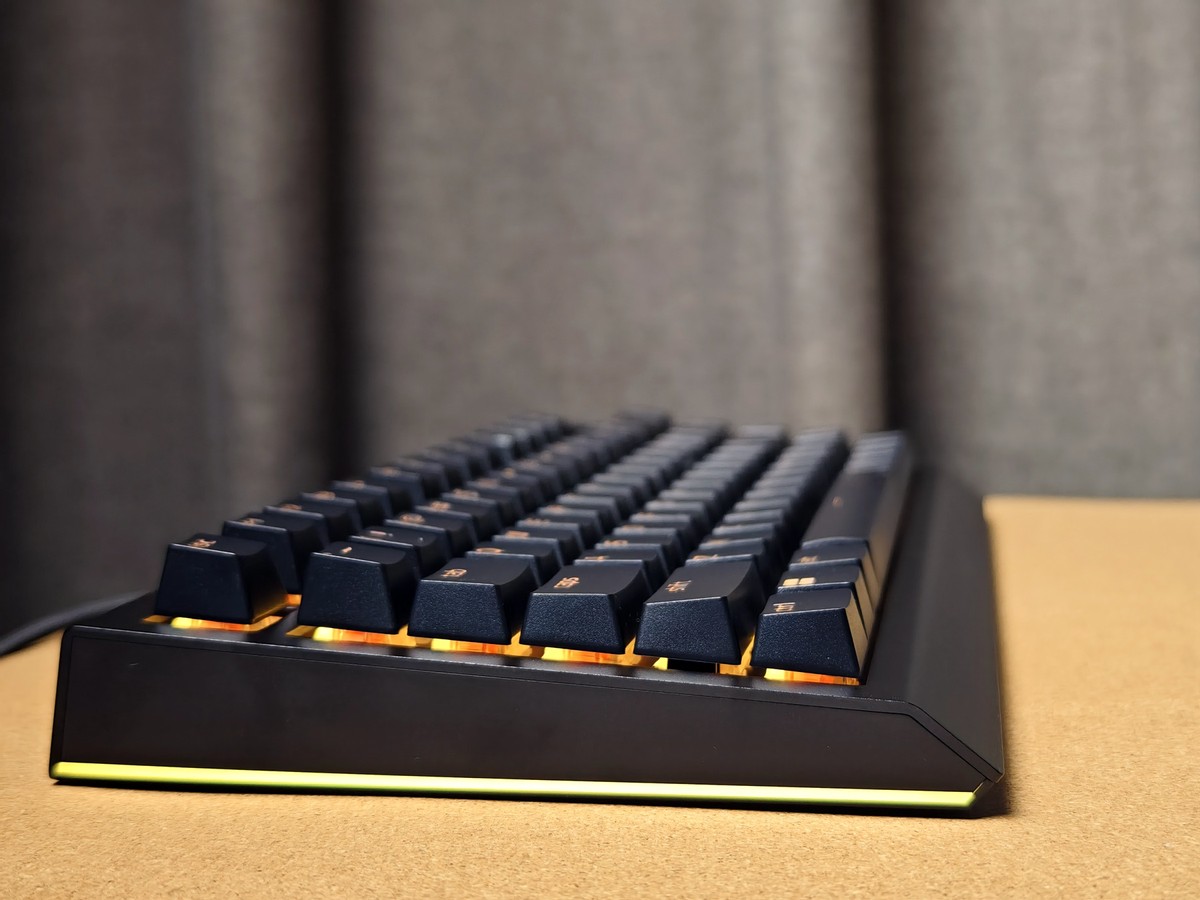 双厨狂喜！75%配列雷蛇用户的黑寡妇蜘蛛V475%热插拔款首发实测