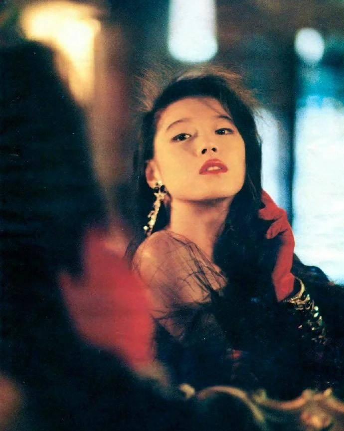 晚清残酷刑罚老照片：骑木驴游街的妇女，被当众千刀万剐的死刑犯