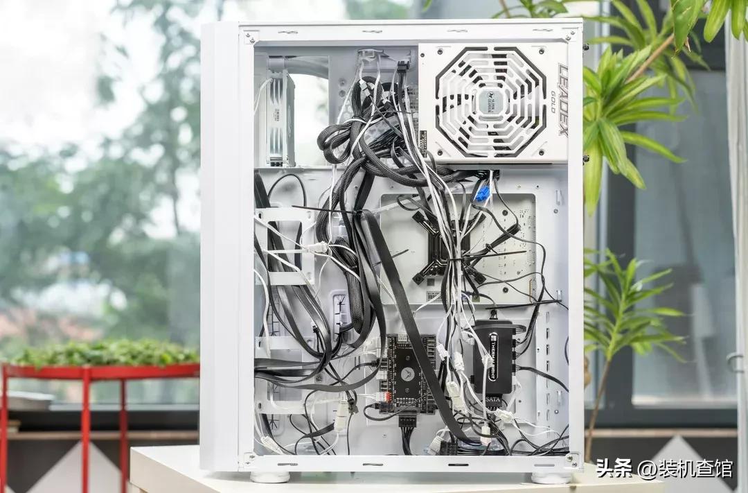 电脑一体机是智商税吗 (电脑是买品牌机好还是买组装机好)