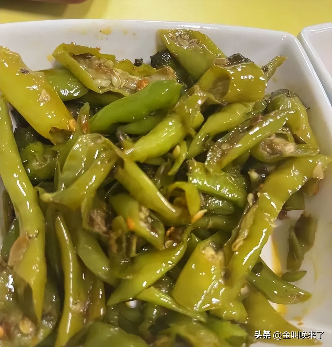 形象碎了一地!“啤酒大王”成都公司的食堂火了