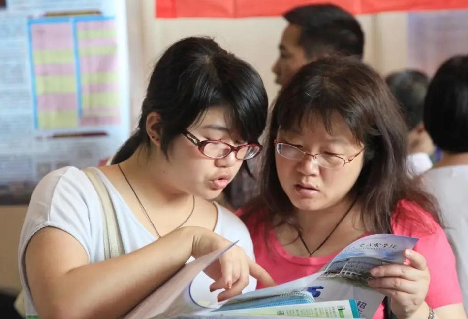 高考成绩差选什么专业就业前景好,高考450分读哪个专业比较好就业