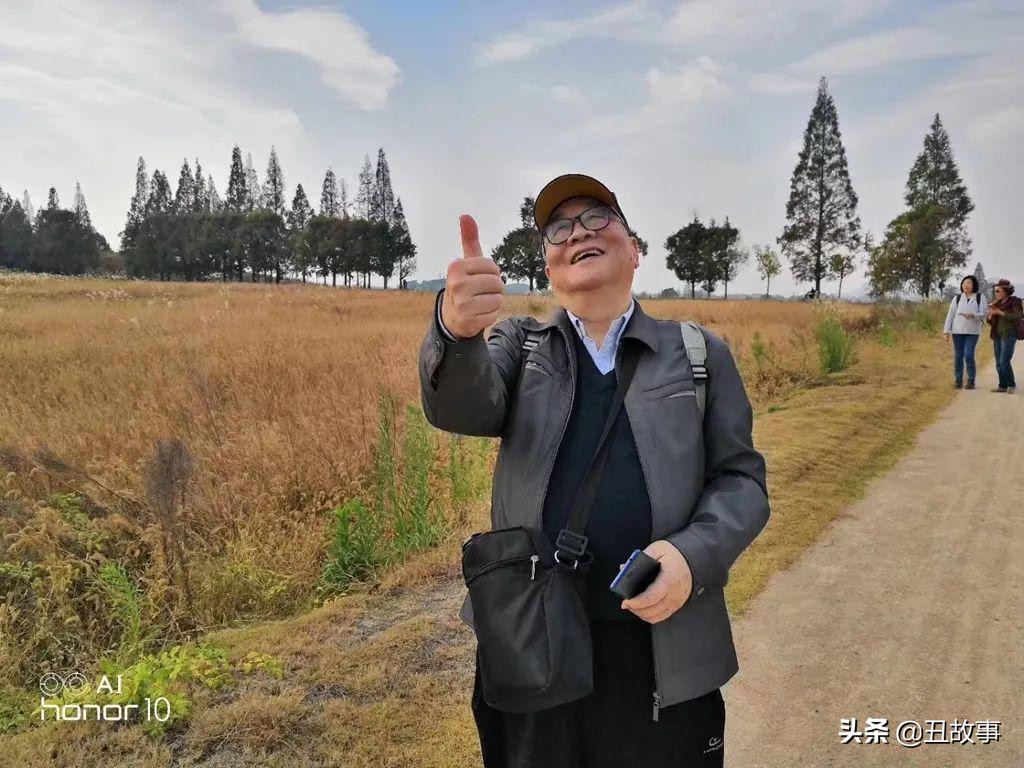 巨龙腾飞风筝的放飞现场,260米长风筝