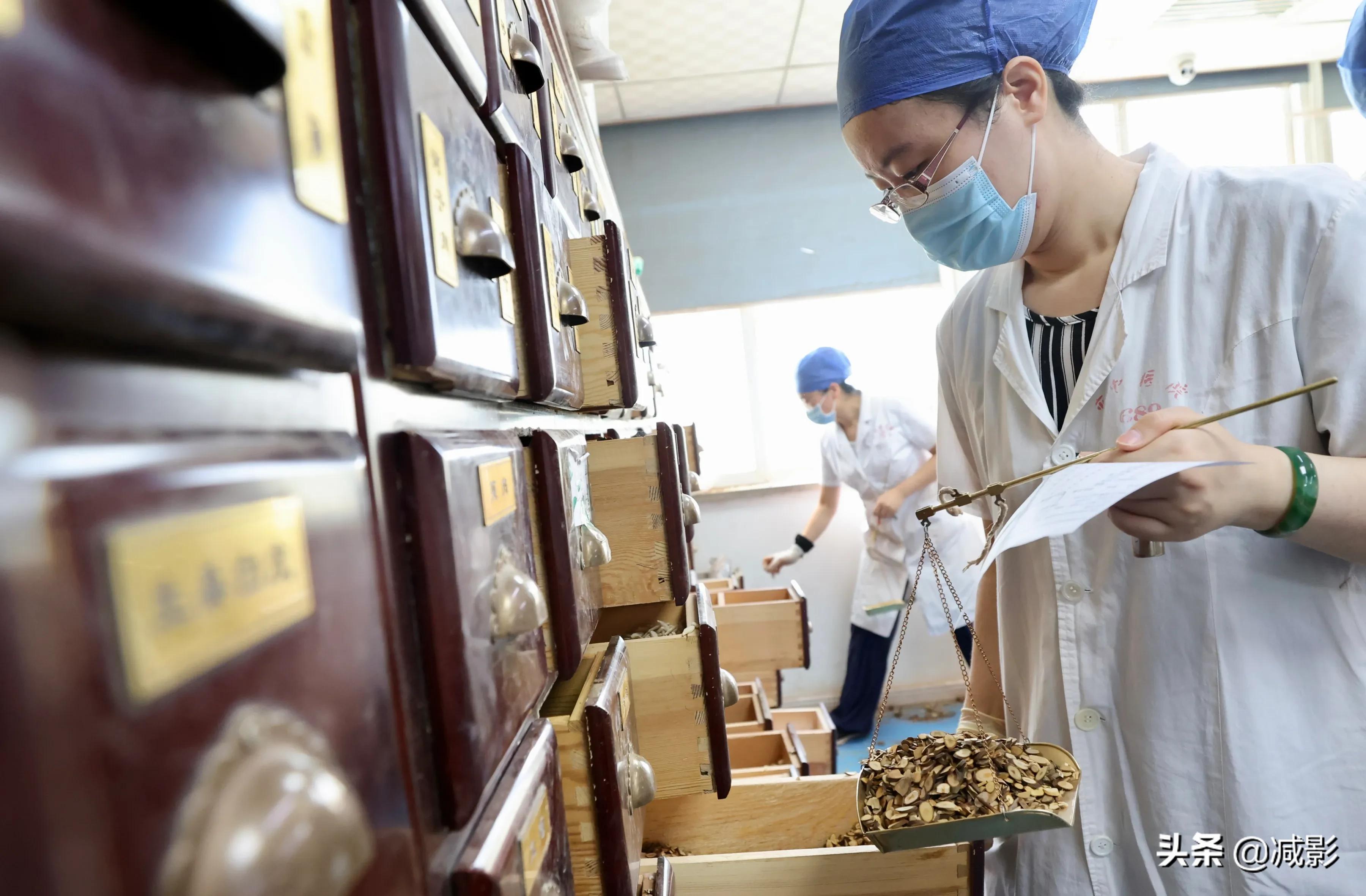 45小时的坚守与奋战,40度的高温天气坚守岗位