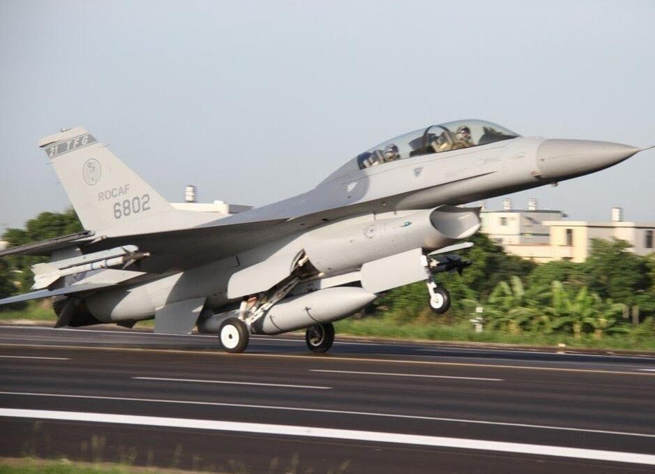 25家美国*火军**商代表窜台，加紧对台军售，停止对台让利势在必行