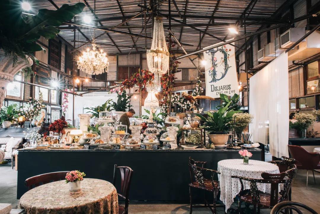 DisjarusCraftandCafe复古花园的咖啡格外的优美