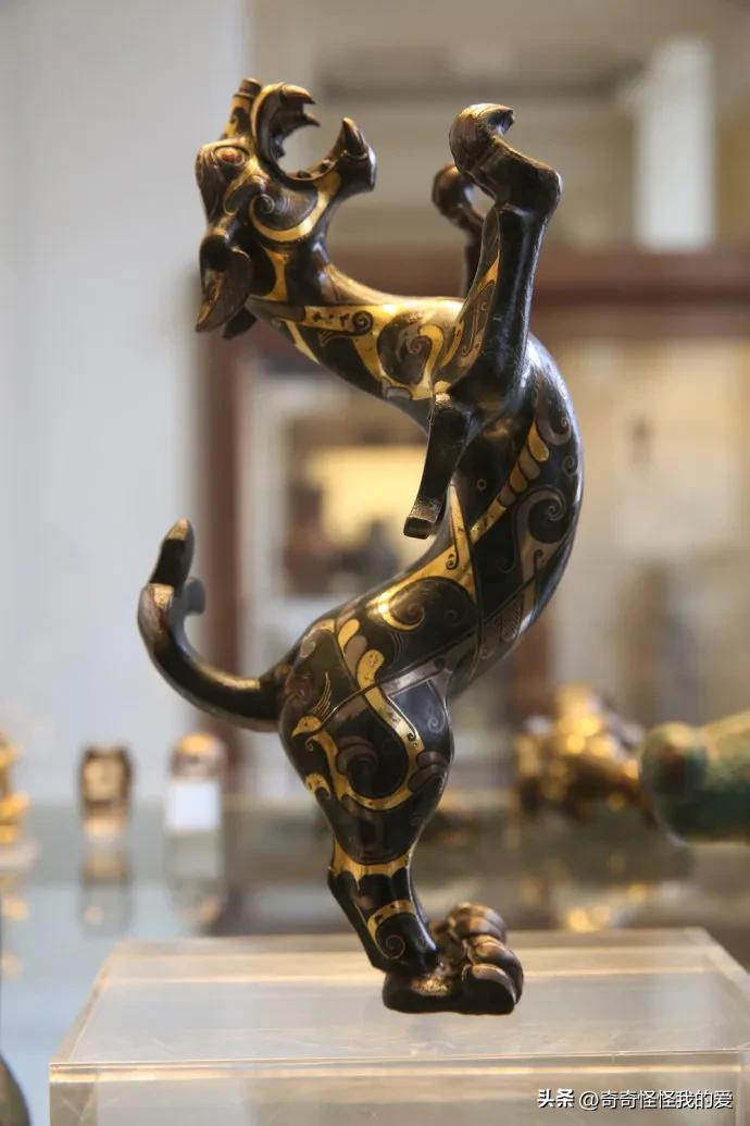 英国新国王刚就位,就摊上事儿了?南非想要回钻石!