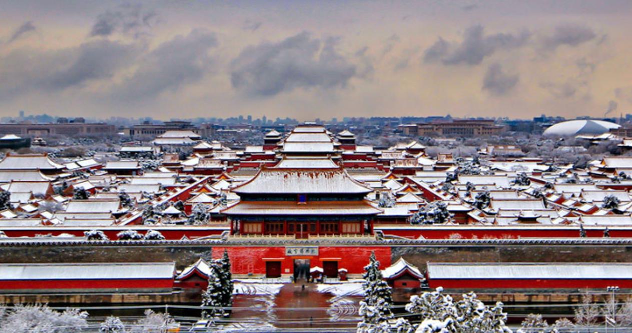 溥仪被杜聿明邀请进古宫,杜聿明和溥仪参观故宫