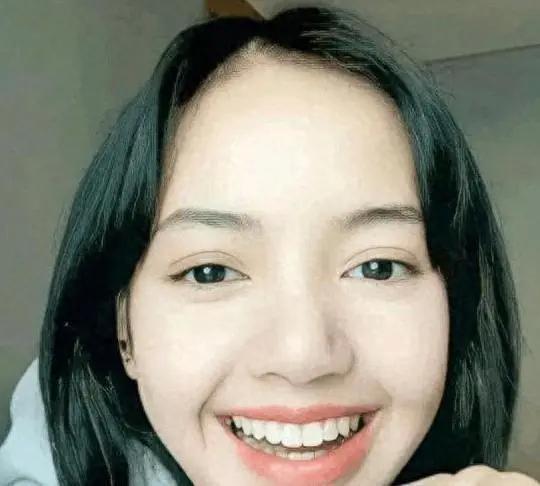 lisa被嘲脱离韩式滤镜颜值大跌,lisa现状变泰妹