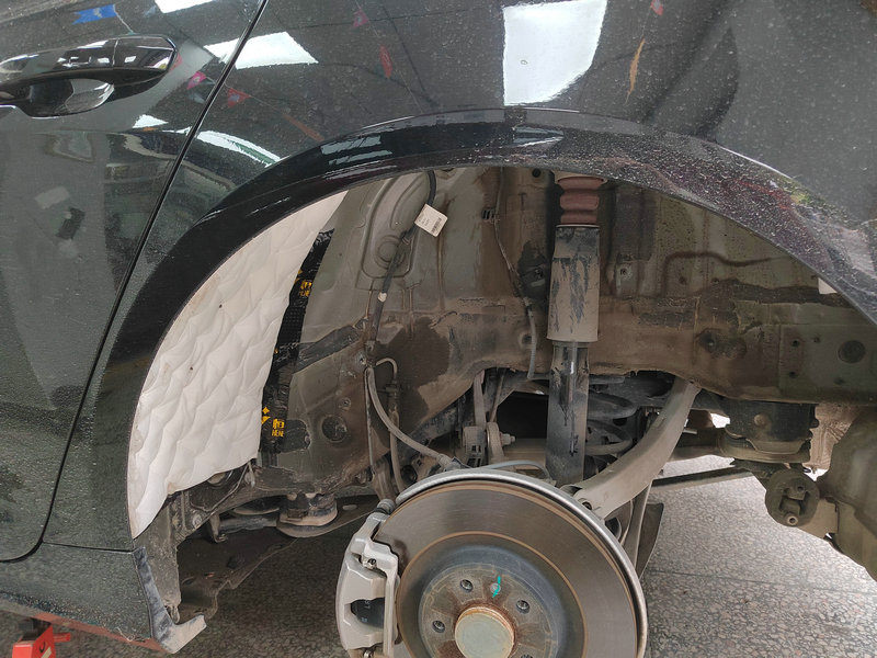 奥迪A6L底盘,四轮隔音升级俄罗斯STP小*弹炸**CSH,怀化汽车隔音