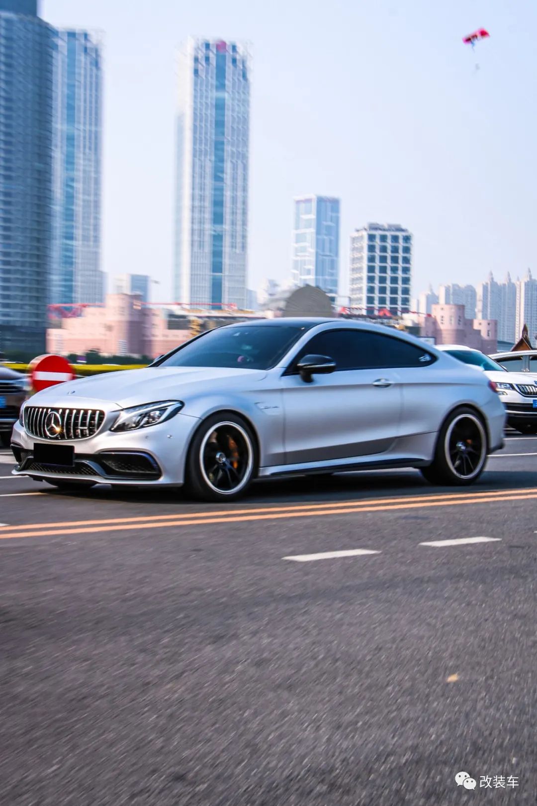 奔驰amgc63与c63s的区别,奔驰amgc63s四门和c63的区别