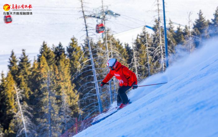 新疆雪地足球赛比赛,滑雪爬犁视频