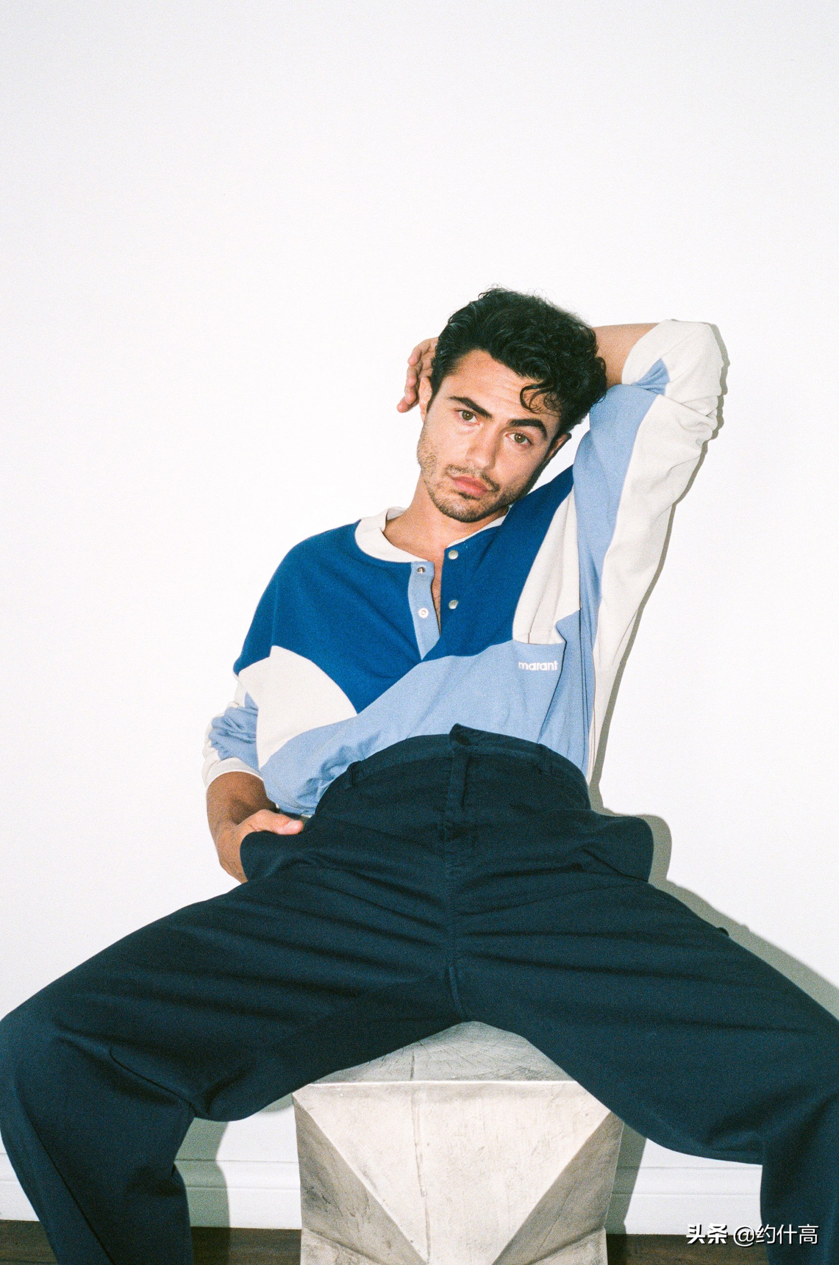 高颜值男模维密,维密秀腹肌男模