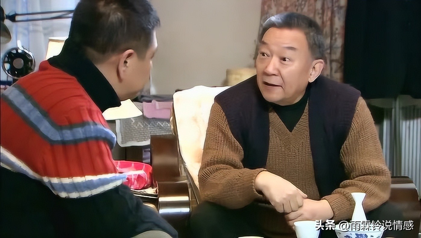 男子回家当全职儿子每月领5500元,男子月领5500当全职儿子算啃老吗