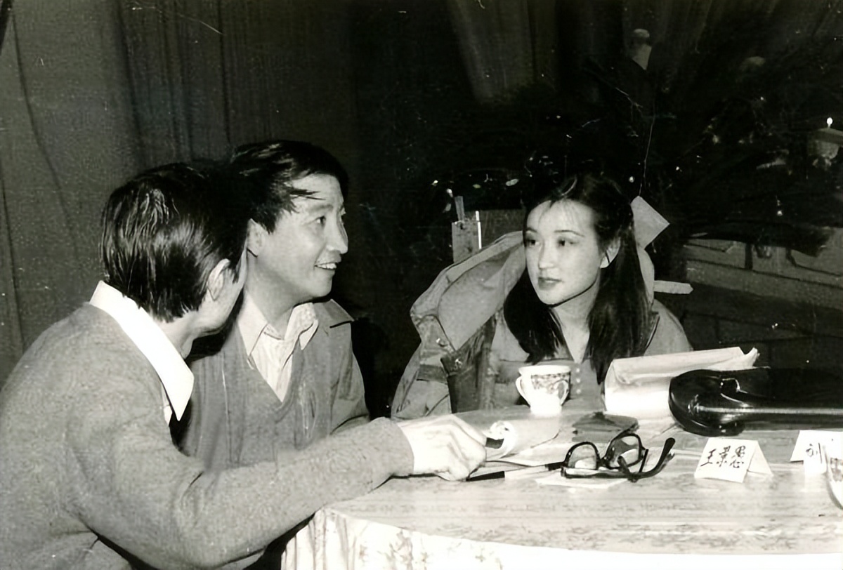 姜昆情感专家相声,姜昆给自己的定位