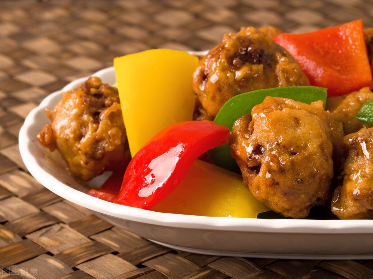 炒糖色一般一个菜放多少冰糖合适,用白糖炒糖色还是冰糖熬糖色