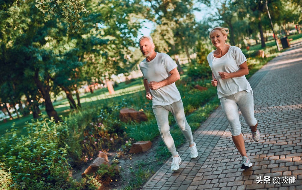 老年慢跑养生的正确方法,老年人练习超慢跑的正确方法