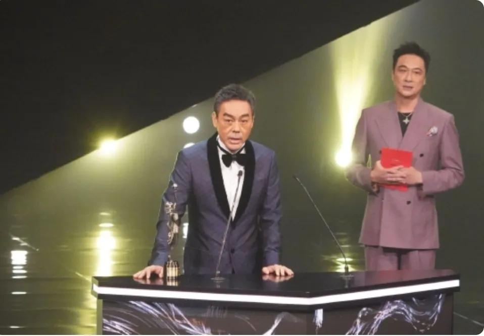 第41届香港电影金像奖颁奖刘青云,41届香港金像奖最佳男主角刘青云