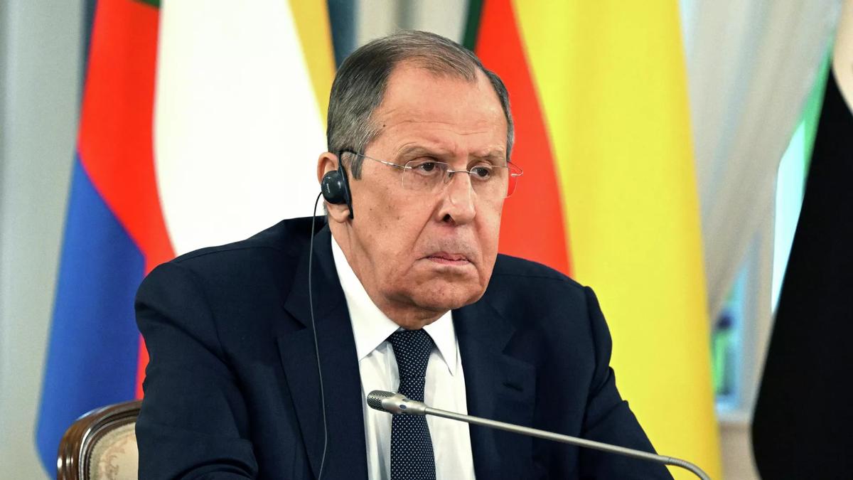 俄罗斯收到颜革警告，美国开始对俄布局，普京连任要出变数？