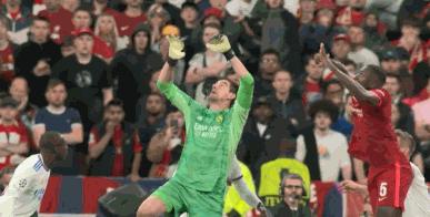 伟大的皇马再次夺冠，神奇的门将天神附体，维尼休斯一锤定音