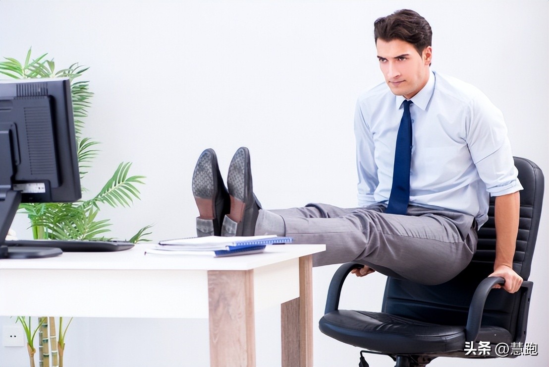 公交车上健身,在公交车上健身