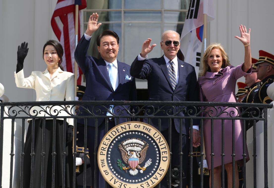 韩第一夫人穿搭,韩第一夫人照片