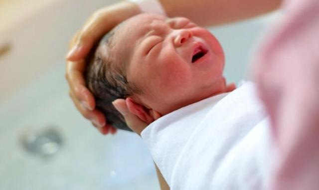 冬天给娃洗澡会受凉？估计是犯了2个错误，宝妈别乱洗