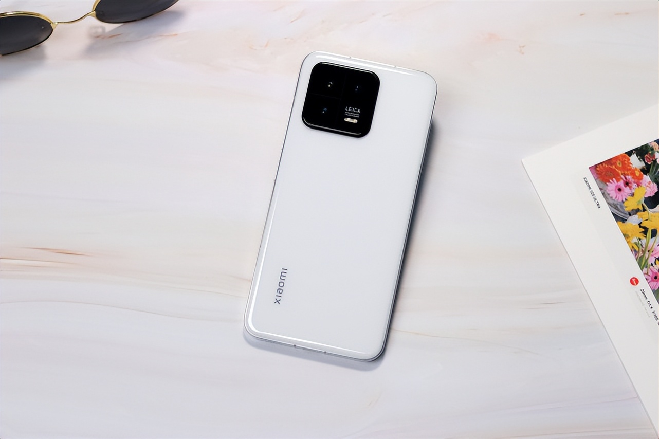 苹果旗舰和安卓旗舰怎么选,入门版iphone与安卓旗舰机怎么选