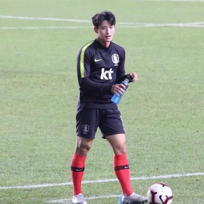 小狼狗身材腹肌,小狼狗霸气腹肌