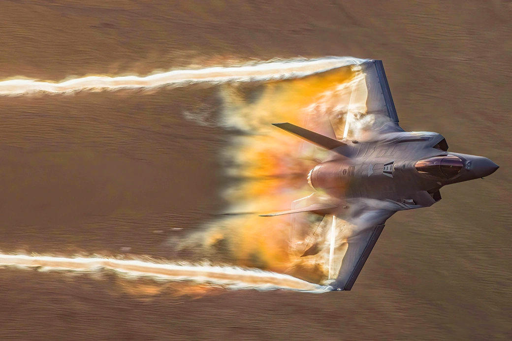 f35超强机动性垂直爬升,f35战斗机机动性