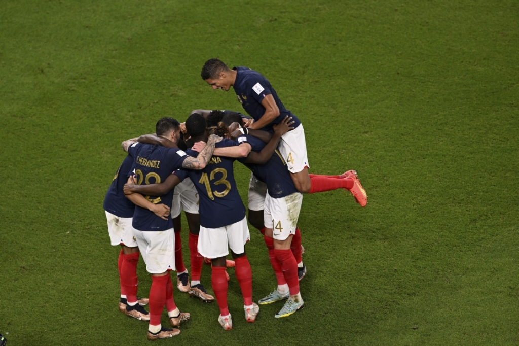 熬夜喝酒看球赛危害,熬夜喝酒看足球世界杯