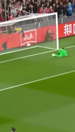 背景太假哥阿力木,假背景小伙