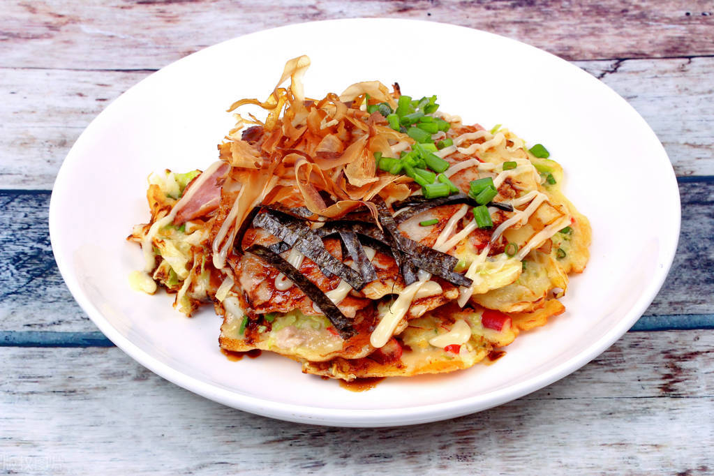 日本游玩一天10000元够不够,日本旅游7天30万日元