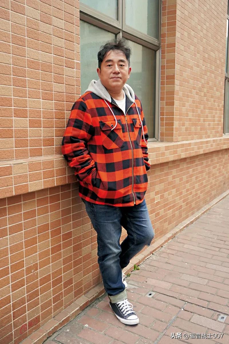 吕方粤语金曲怀旧演唱会,57岁吕方再度唱起经典