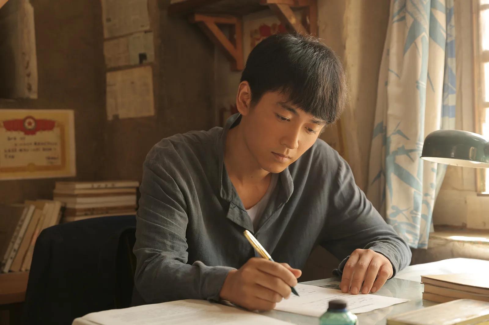 那个月拿3000的小编辑，做一堆公众号和抖音，现在身价几千万！