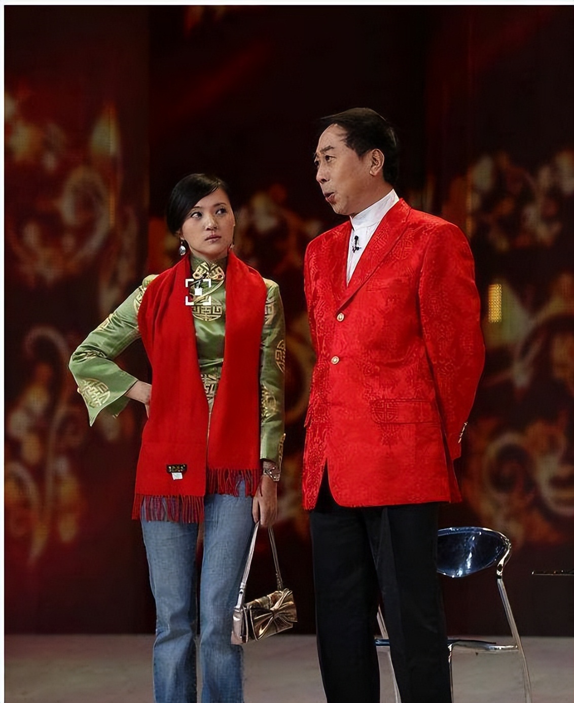 摸腿、陪酒、绝育、自杀，娱乐圈的*规则潜**，“毁”了多少女孩？