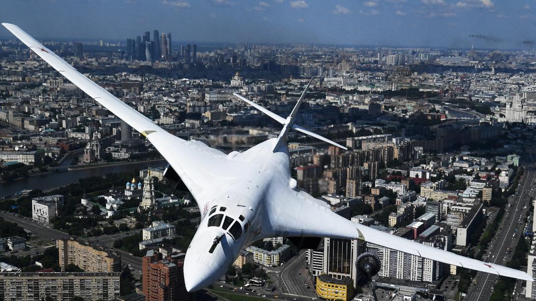 缇庝縿闄愬埗鍐涚伀鏉＄害,缇庝縿杈炬垚鍗忚绂佹鍗栬埅绌哄彂鍔ㄦ満