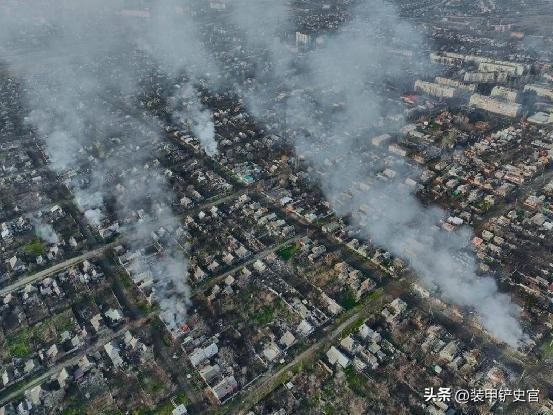 巴赫穆特绞肉机伤亡情况,反复拉锯