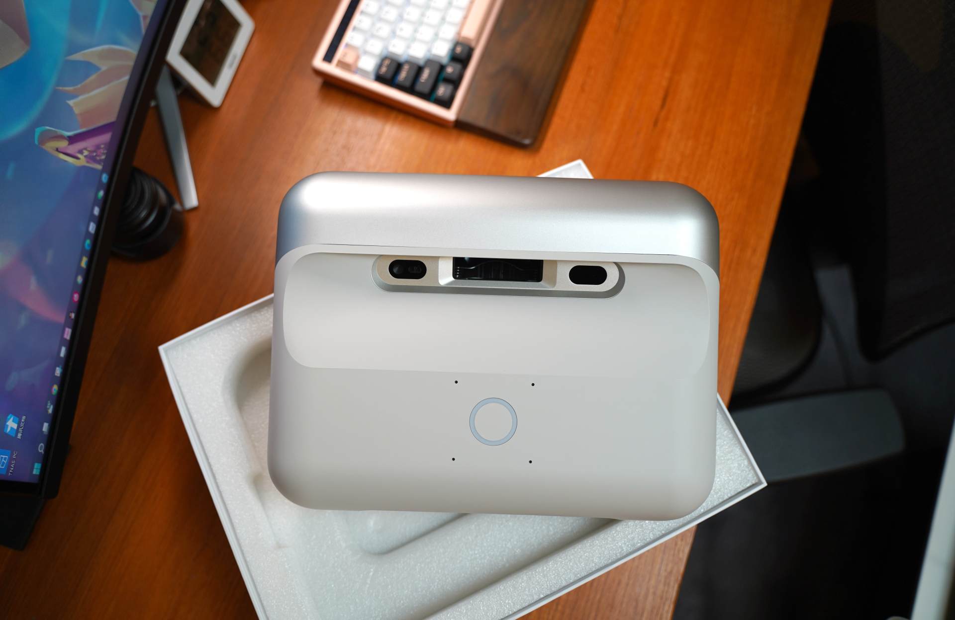 家里没空间怎么放投影仪,坚果智慧墙o1pro超短焦投影仪家用