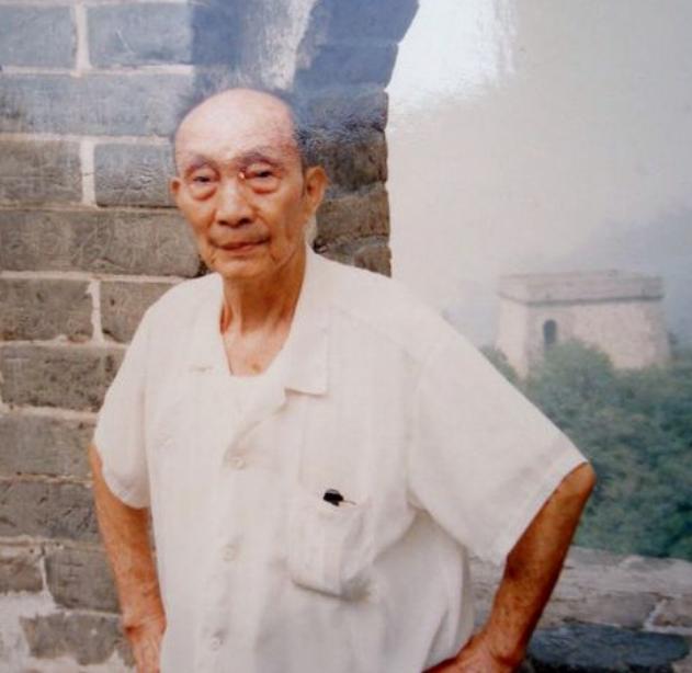 “老实员工”毒杀日军要员，军统询问他要何奖赏，他说：退出军统