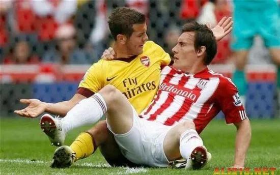 世界足坛的搞笑场面,世界足球史上最搞笑的瞬间