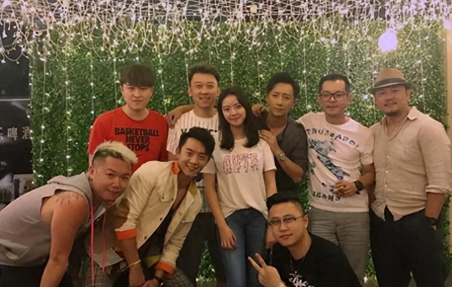 霍思燕早期写真作品,刚出道的霍思燕照片