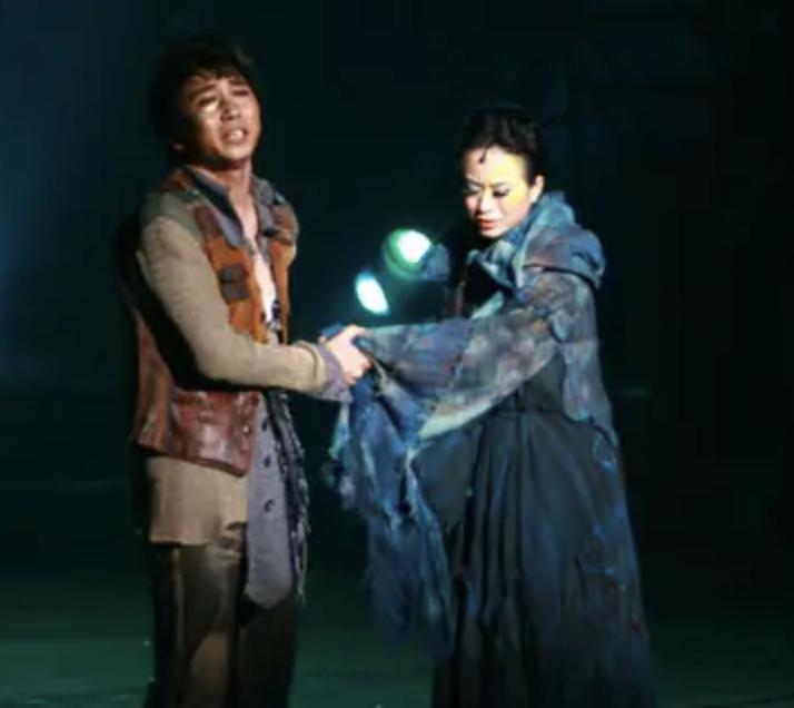 名和利，救不了华语乐坛！这10位顶流歌手的出走，细扒我一言难尽