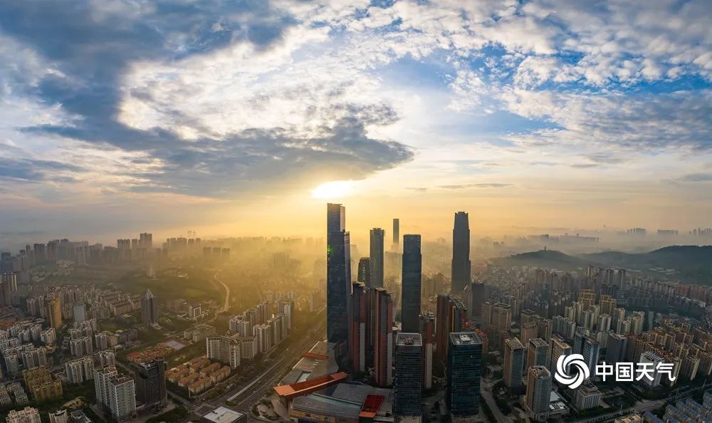 广西桂北地区迎来雨雪天气,桂北再迎较强降雨桂南依旧闷热