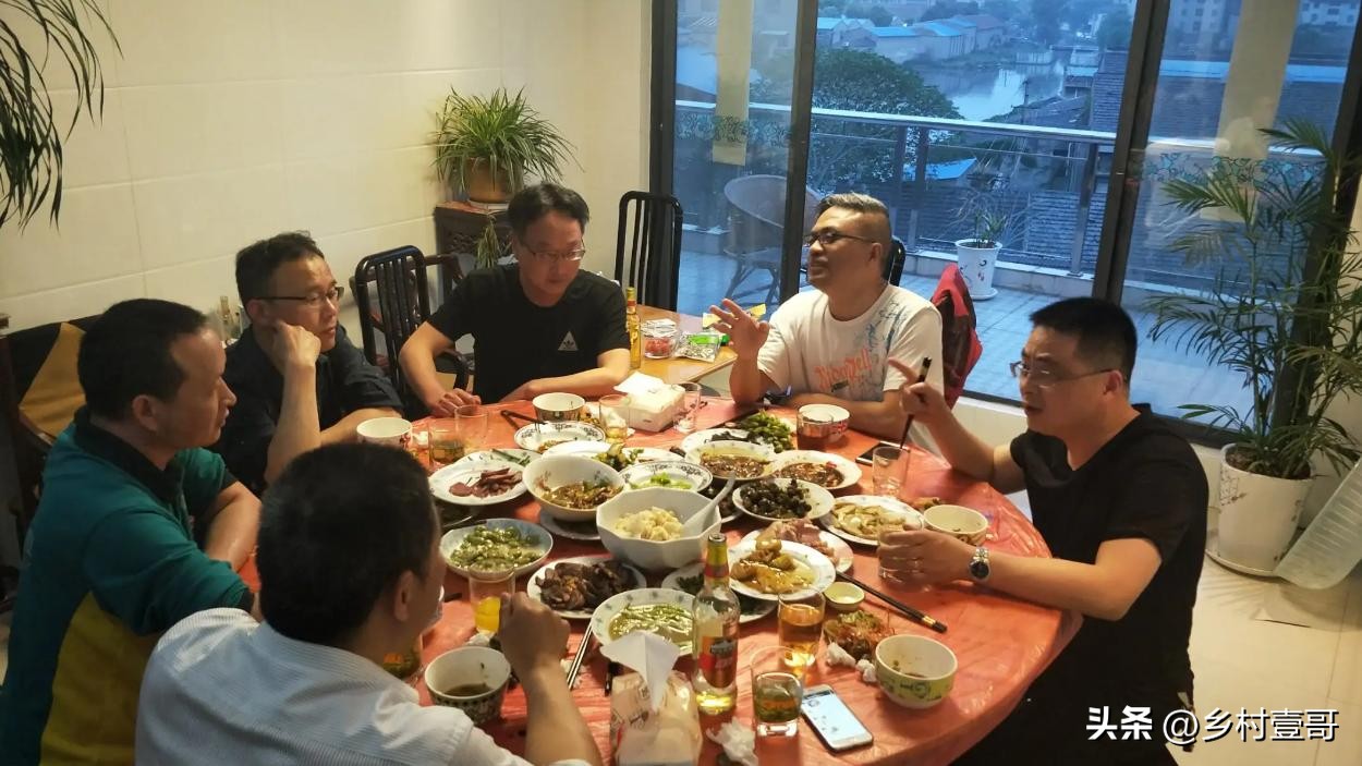 酒桌上的说话技巧及礼仪,酒桌学会10个说话技巧