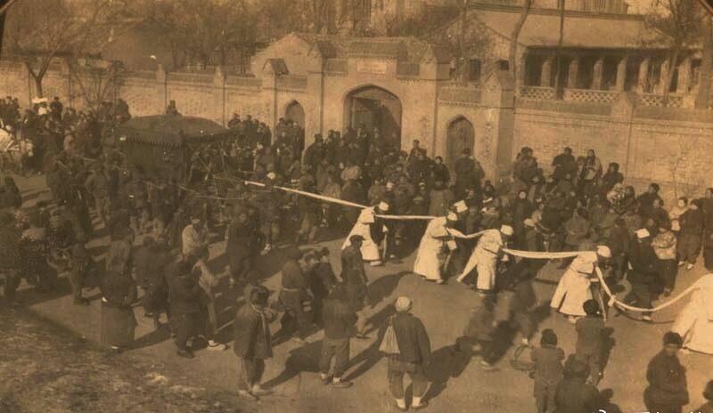 日军日记：*安妇慰**不服从管教，我很愤怒，用*刀刺**插入她的*体下**